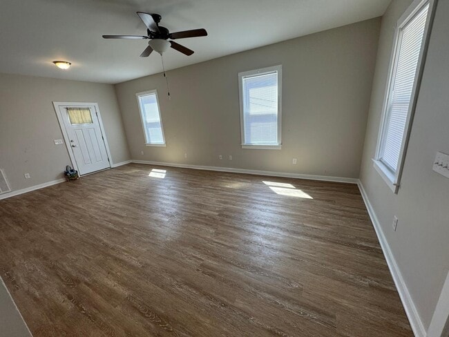 Building Photo - 1905 Grayson St