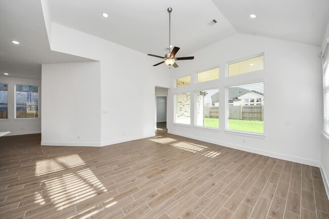 Building Photo - 25026 Midnight Willow Dr