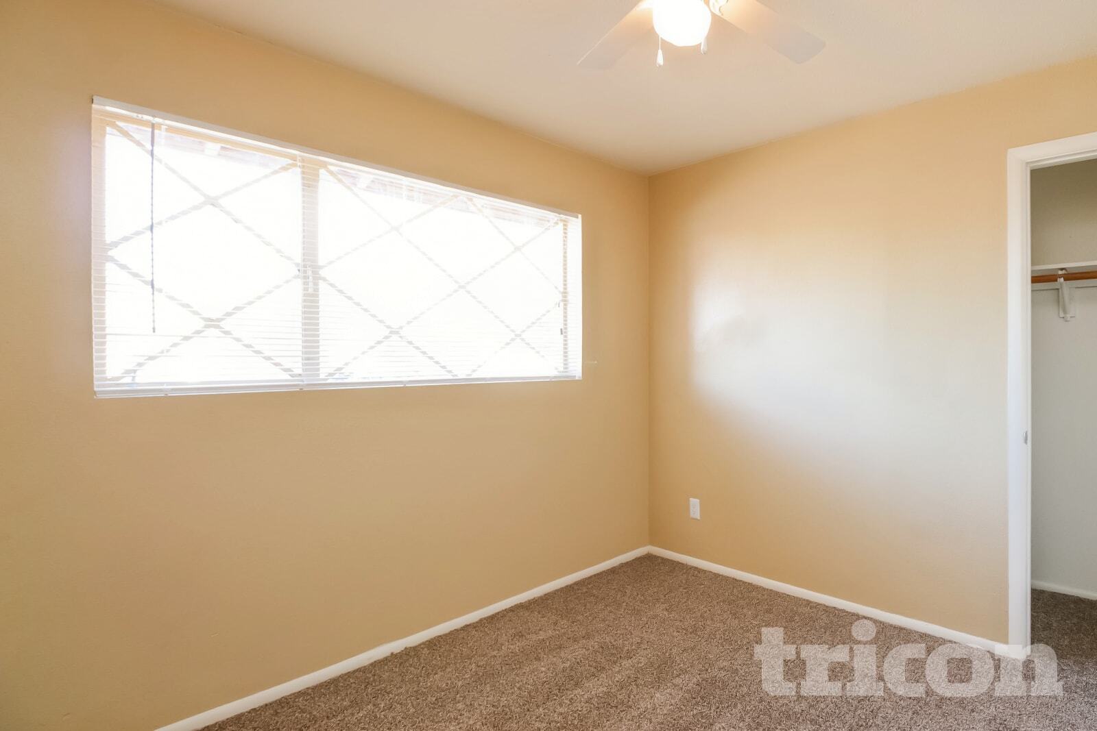 Building Photo - 5017 W Sierra Vista Dr
