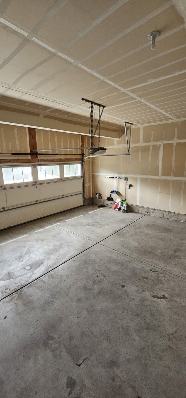 Building Photo - 11267 Crescent Oak Way