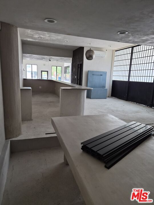 Building Photo - 10835 Magnolia Blvd