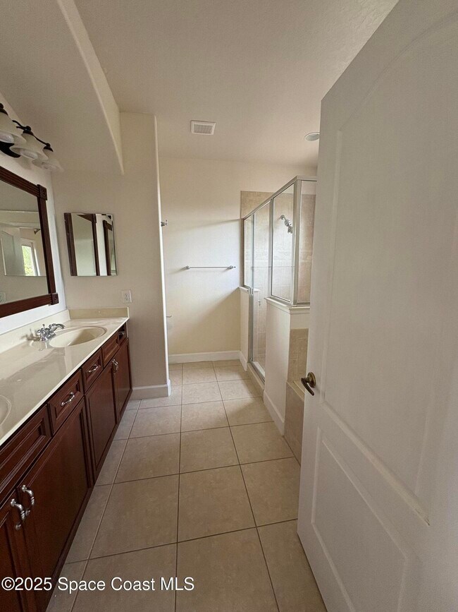 Building Photo - 1260 Talon Way