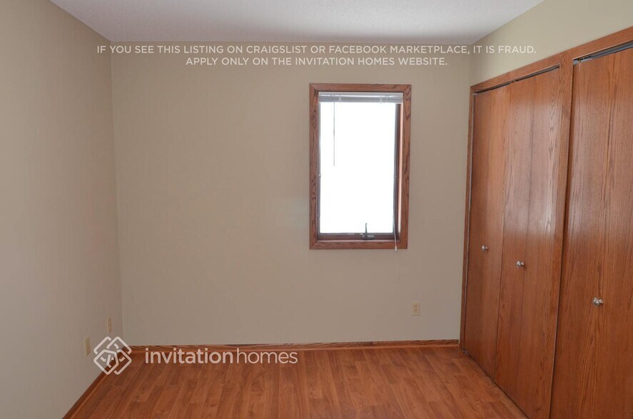 Building Photo - 1708 Lydia Ave W