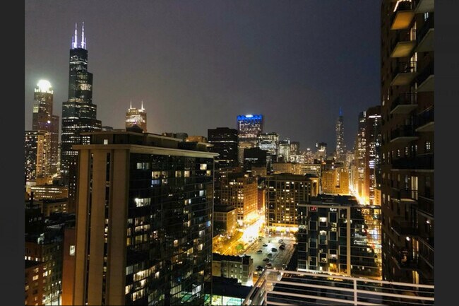 Building Photo - 40 E 9th St