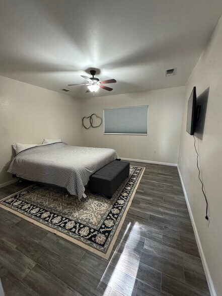 Building Photo - 802 Ridge Rd