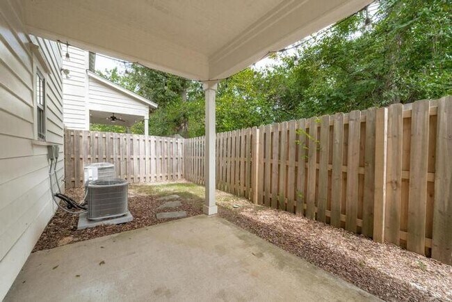 Building Photo - 1504 Cottage Grv