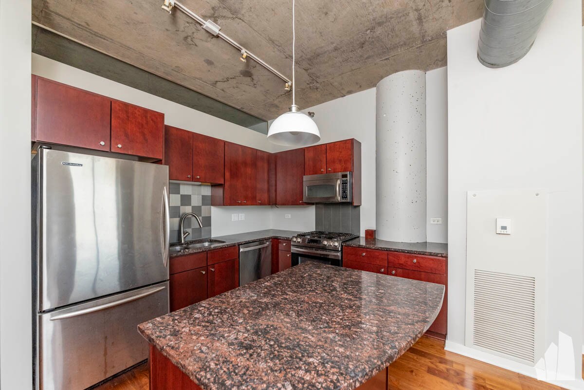 Building Photo - 700 N Larrabee St