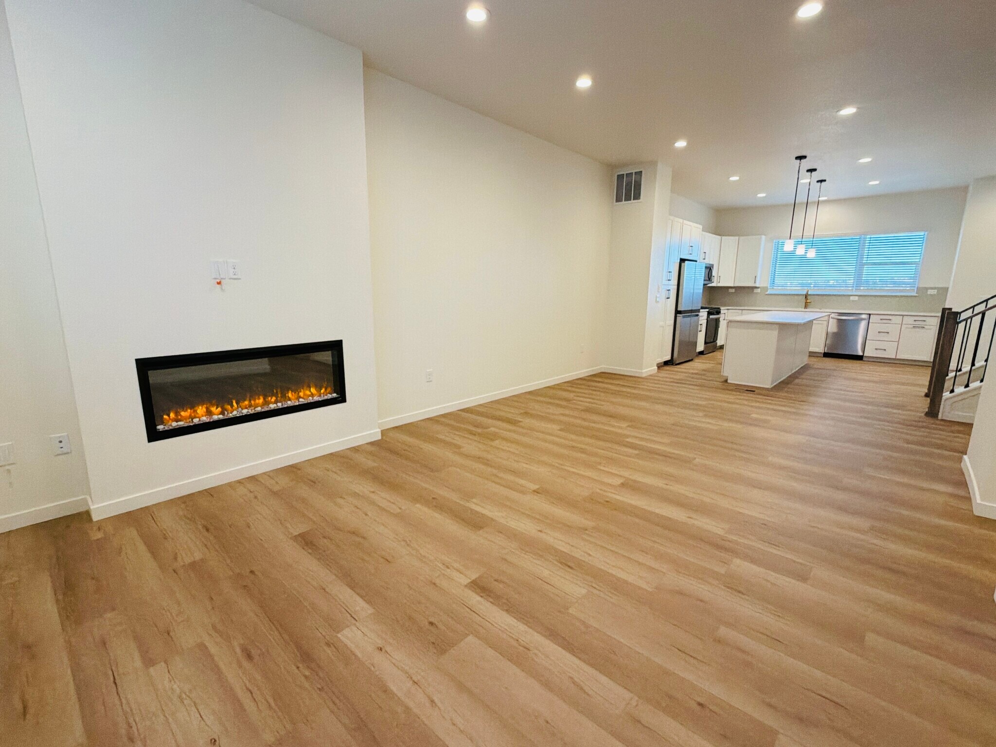 Building Photo - 7180 Clove Hitch Hts