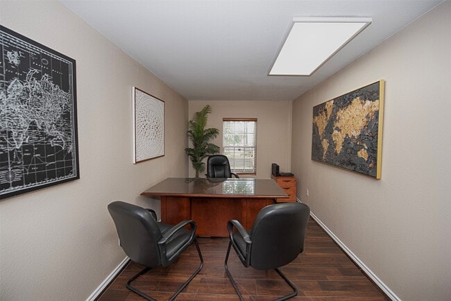 Building Photo - 715 Grand Ave