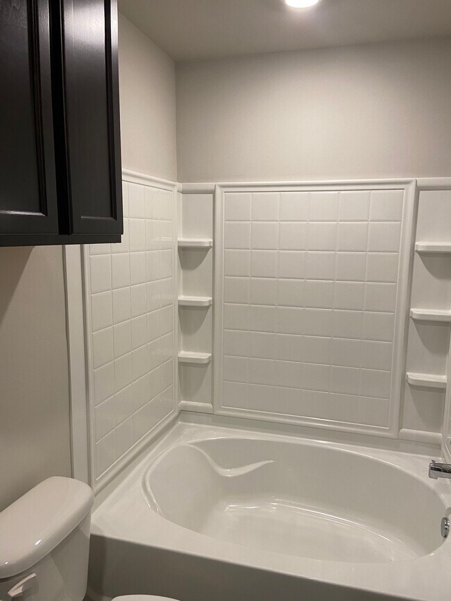 Building Photo - 13356 Isabella Blvd