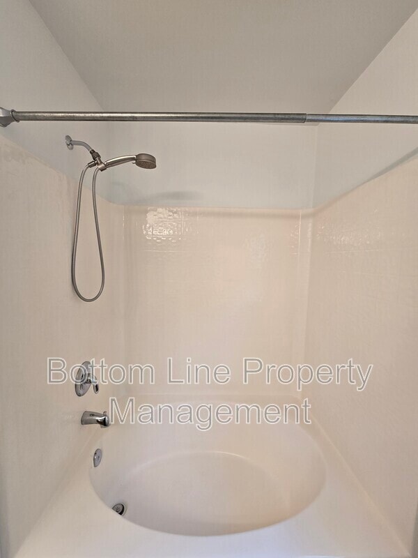Building Photo - 8630 Carolina Lily Ln
