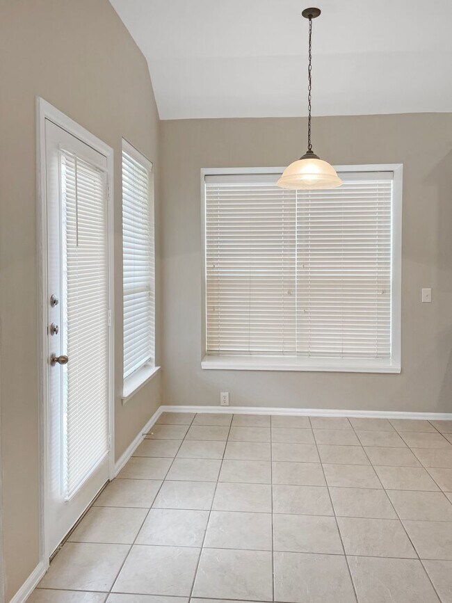 Building Photo - Spacious Home with Split-Bedroom Design Near Texas Motor Speedway!