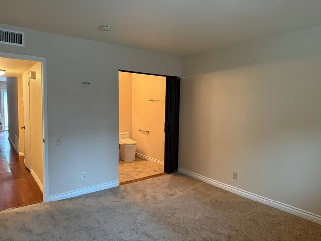 Building Photo - 20279 Green Hill Ln