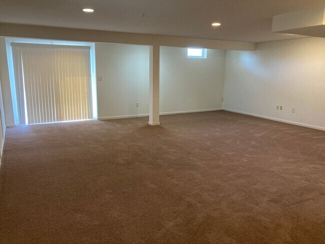 Building Photo - Beautiful 4 Bedroom, 3 Bathroom Single Family Home in the Gated Community of Bulle Rock