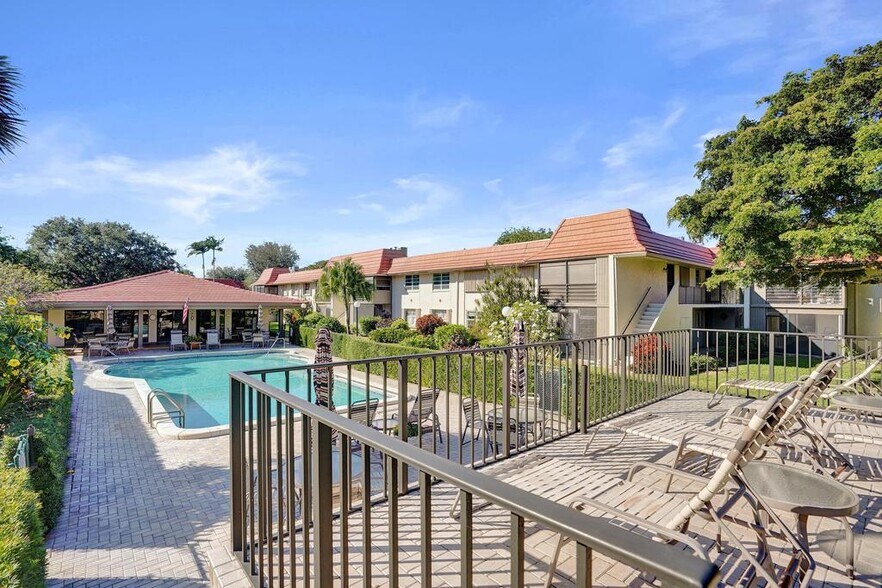 Building Photo - 1050 NW 13th St