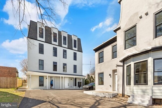 Building Photo - 6712 Ridge Ave