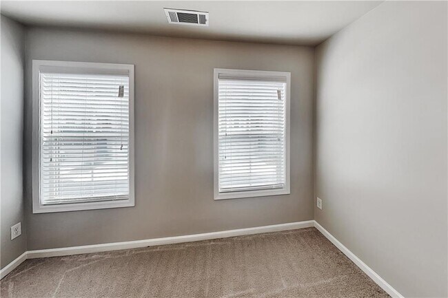 Building Photo - 232 Braemore Mill Dr