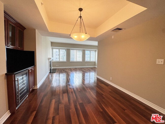 Building Photo - 10520 Wilshire Blvd