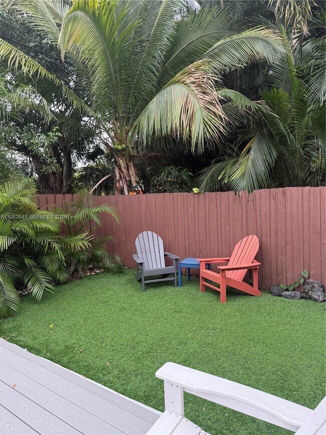 Building Photo - 1432 NE 5th Ave