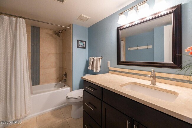 Building Photo - 5442 S Hurricane Ct