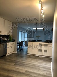 Building Photo - Beautiful 2 Bed Condo....Half off 1st mont...