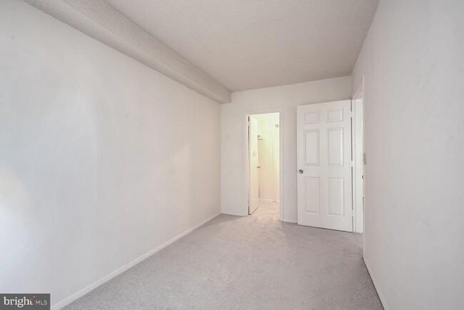 Building Photo - 5500 Friendship Blvd