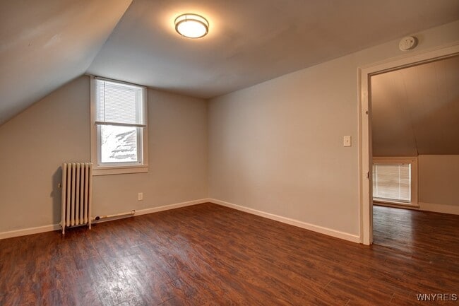 Building Photo - 36 19th St