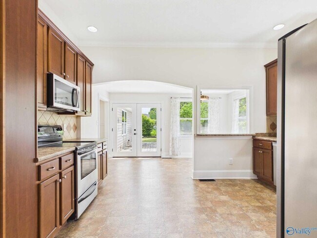 Building Photo - 501 Prospect Dr SE