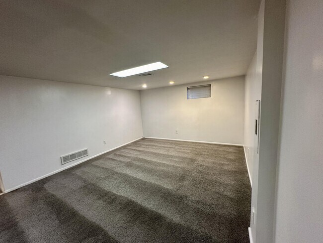 Building Photo - 3560 S Cochise Dr