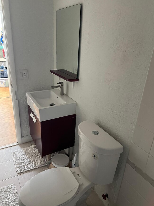 Building Photo - 3522 NE 171 St