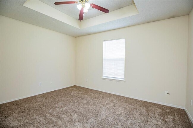 Building Photo - 808 Jon Dr