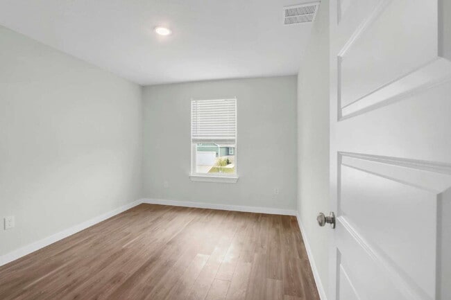 Building Photo - "Charming 4-Bedroom Sanctuary with 2.5 Baths in San Antonio – Spacious 2,097 Sq Ft Home available...