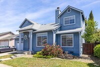 Building Photo - 907 Shadywood Cir