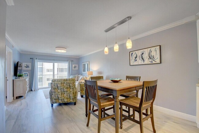 Building Photo - 650 Snug Harbor Dr