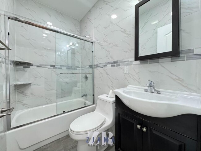Building Photo - 1 bedroom in BROOKLYN NY 11213