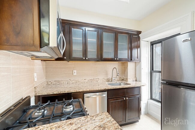 Building Photo - 244 Macon St