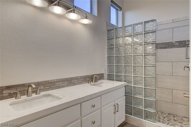 Building Photo - 10820 Dover Creek Ave