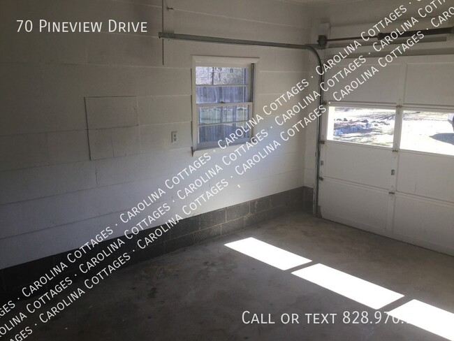 Building Photo - 70 Pine View Dr