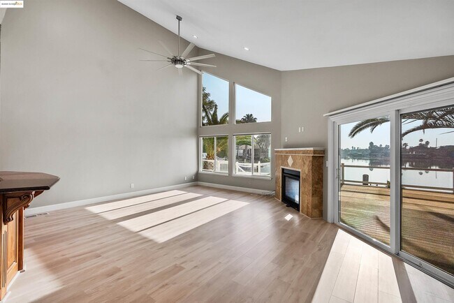 Building Photo - 4730 Spinnaker Way