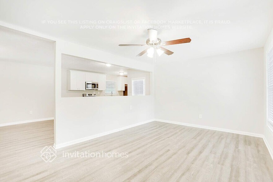 Building Photo - 6115 Marilla St
