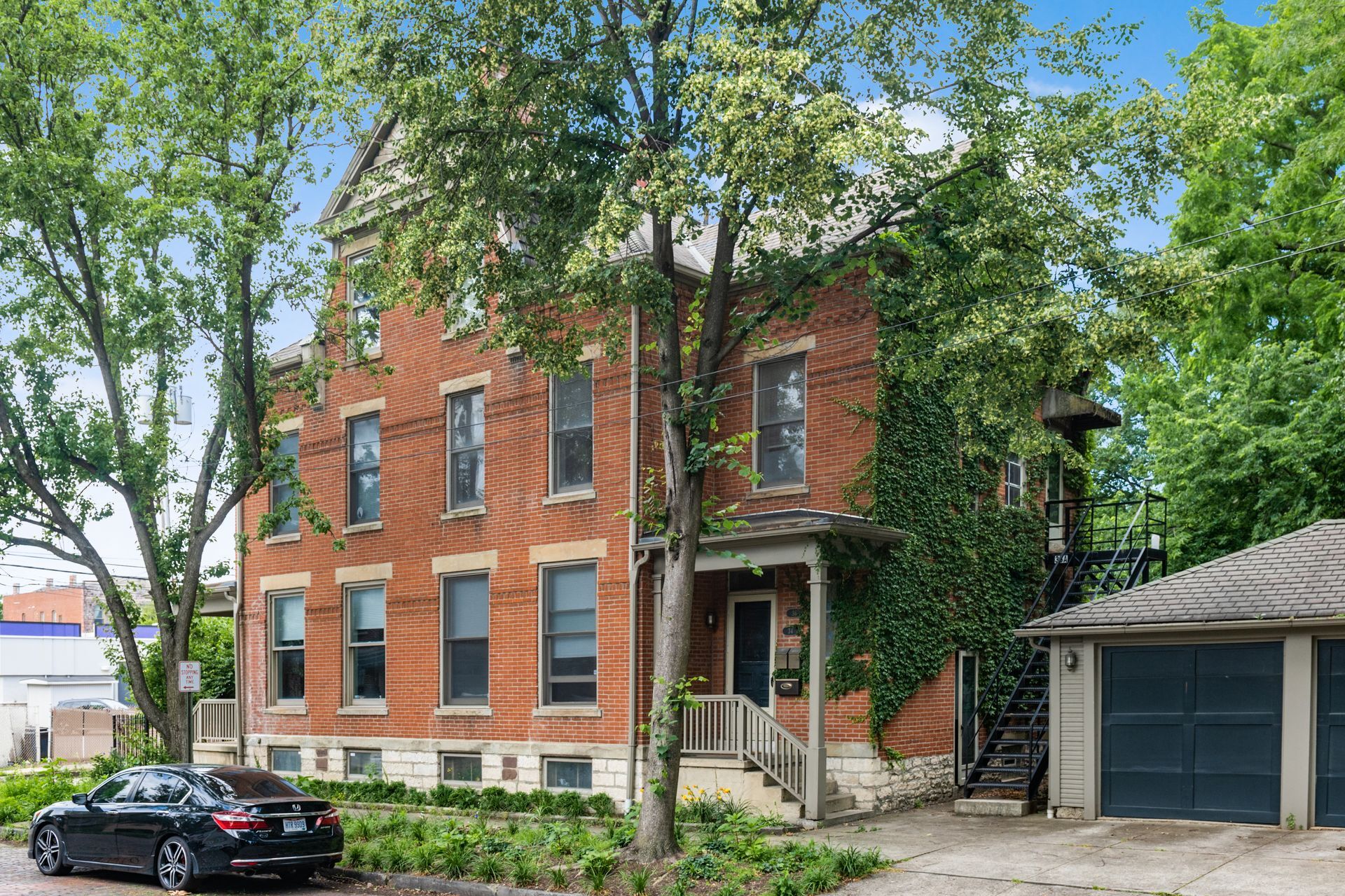 Building Photo - 36 E Kossuth St