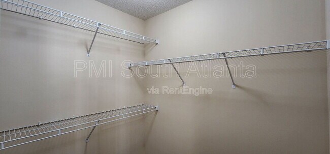 Building Photo - 6864 Mountain Cir