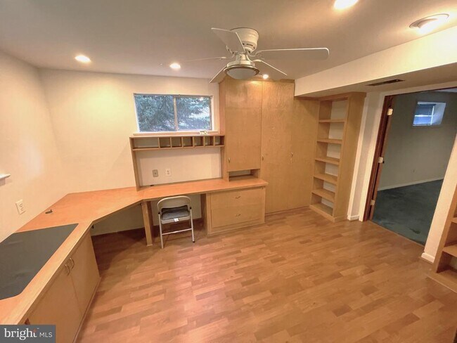 Building Photo - 8410 Buckhannon Dr