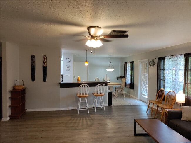 Building Photo - 77 Cardinal Dr