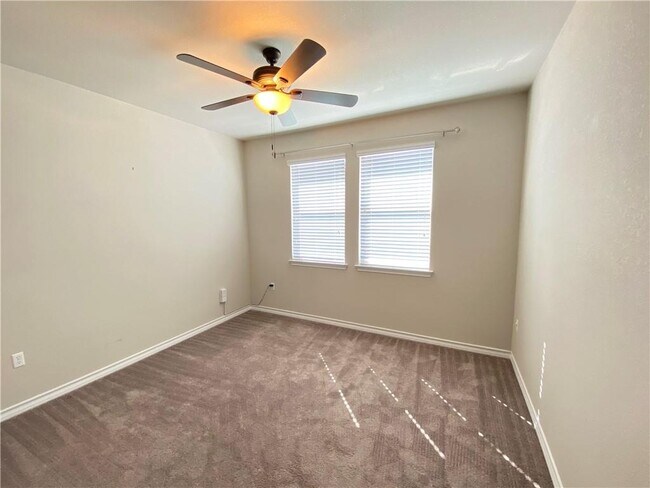 Building Photo - 5904 Daly Dr