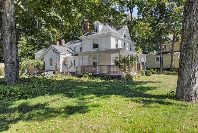 Building Photo - 48 Water St