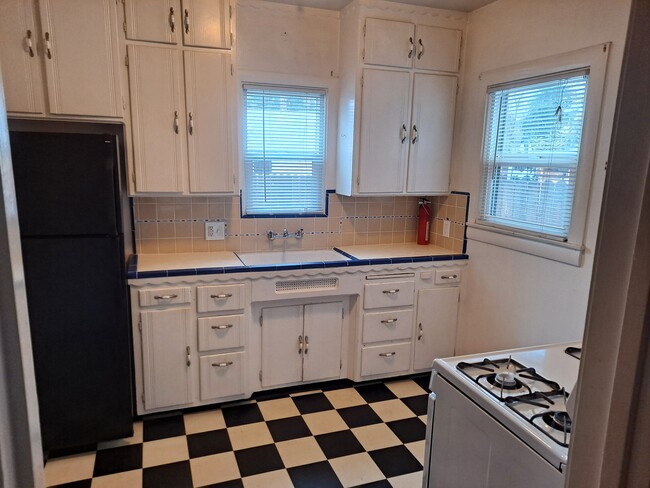 Kitchen - 432 3rd St