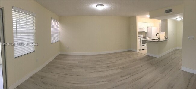 Building Photo - 2890 N Oakland Forest Dr