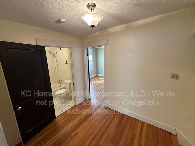 Building Photo - 5119 Grand Ave