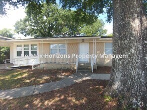 Building Photo - Nice west side home!